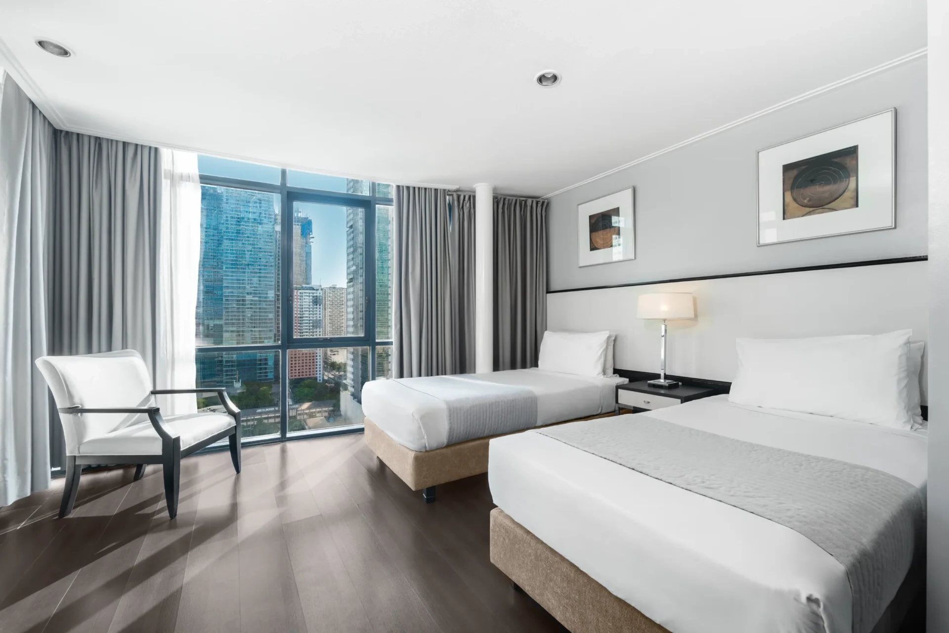 Astoria Plaza One-Bedroom Suite